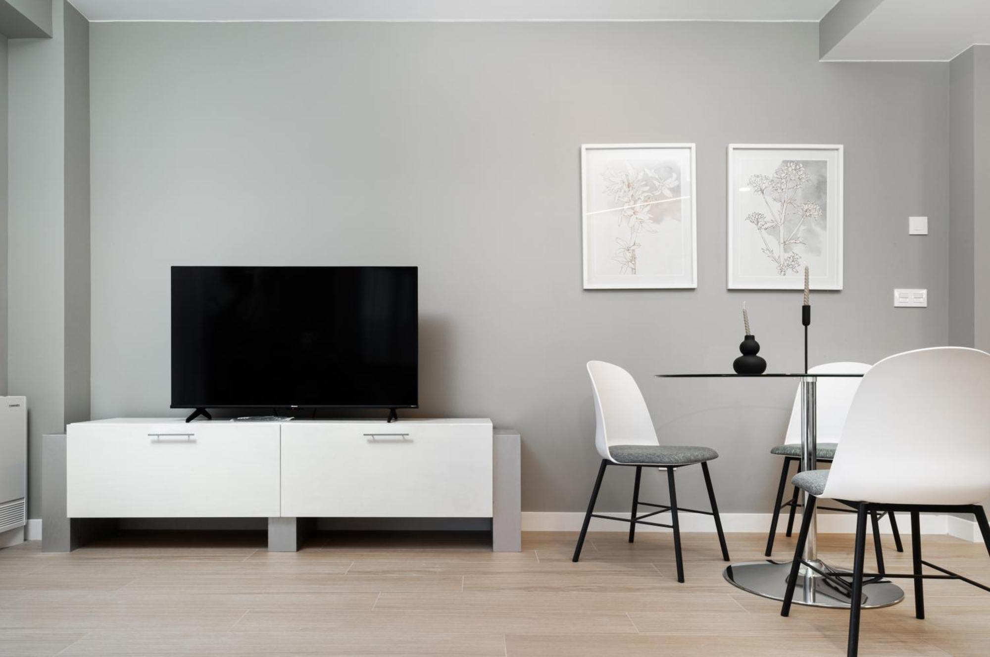 Apartamentos Torre Del Reloj Jaca Esterno foto
